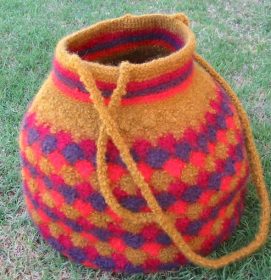 felted dilly bag (2)