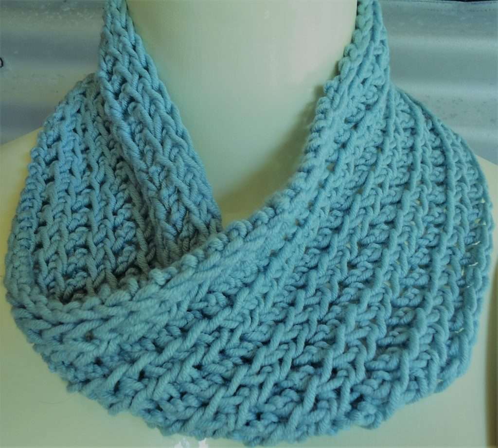 twisted scarf in winter sun aran (2)
