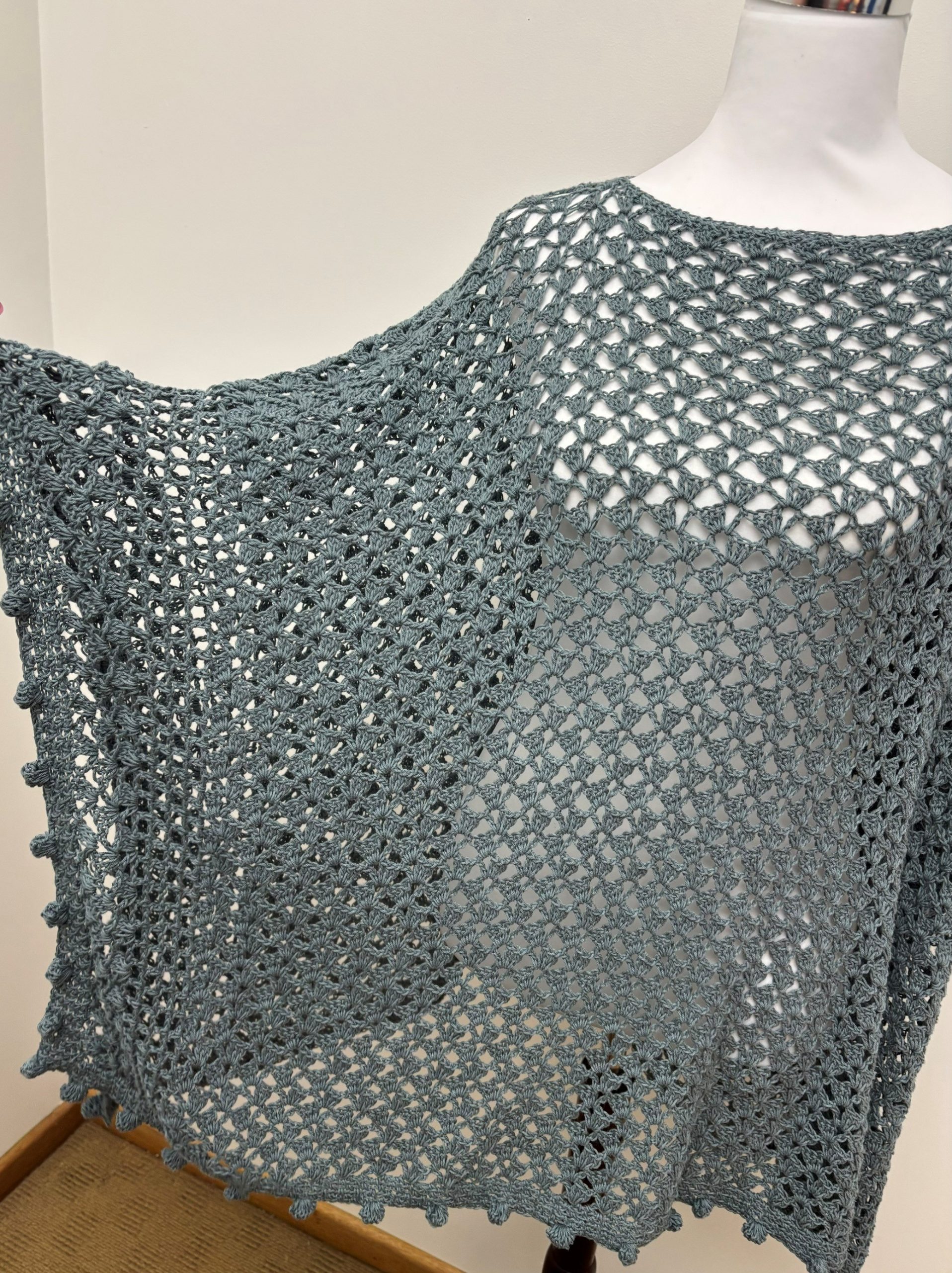 yazzy poncho stretched out